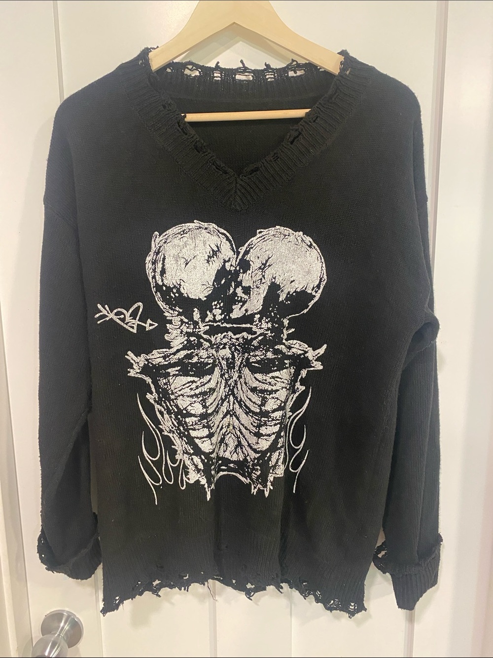 ROMWE Black V-Neck Sweater with White Skeleton Ribcage Graphic